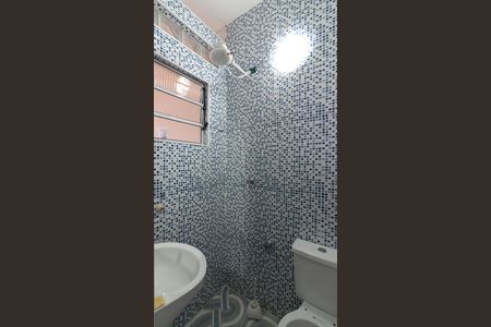 Casa à venda com 250m², 3 quartos e 2 vagas Casa à venda com 250m², 3 quartos e 2 vagasBanheiro de Serviço