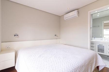 Apartamento à venda com 102m², 2 quartos e 2 vagas Apartamento à venda com 102m², 2 quartos e 2 vagas Suíte 1