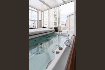 Apartamento à venda com 102m², 2 quartos e 2 vagas Apartamento à venda com 102m², 2 quartos e 2 vagasHidromassagem privativa