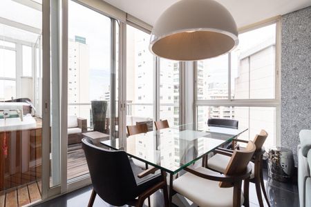 Apartamento à venda com 102m², 2 quartos e 2 vagas Apartamento à venda com 102m², 2 quartos e 2 vagasSala de Jantar
