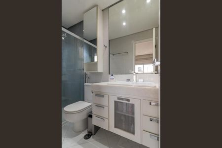 Apartamento à venda com 102m², 2 quartos e 2 vagas Apartamento à venda com 102m², 2 quartos e 2 vagasBanheiro da Suíte 1