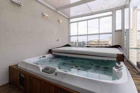 Apartamento à venda com 102m², 2 quartos e 2 vagas Apartamento à venda com 102m², 2 quartos e 2 vagasHidromassagem privativa