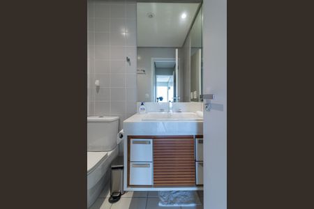 Apartamento à venda com 102m², 2 quartos e 2 vagas Apartamento à venda com 102m², 2 quartos e 2 vagasBanheiro da Suíte 2