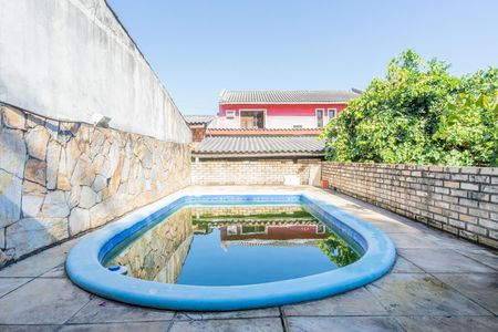 Casa à venda com 320m², 4 quartos e 2 vagas Casa à venda com 320m², 4 quartos e 2 vagasPiscina