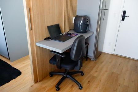 Studio à venda com 28m², 1 quarto e 1 vaga Studio à venda com 28m², 1 quarto e 1 vagaSala