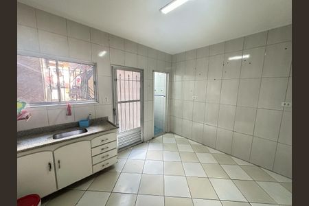 Casa à venda com 270m², 5 quartos e 2 vagas Casa à venda com 270m², 5 quartos e 2 vagasEdícula
