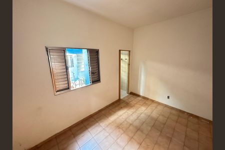 Casa à venda com 270m², 5 quartos e 2 vagas Casa à venda com 270m², 5 quartos e 2 vagasQuarto 4
