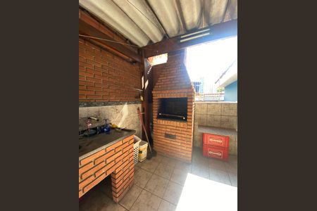 Casa à venda com 270m², 5 quartos e 2 vagas Casa à venda com 270m², 5 quartos e 2 vagasChurrasqueira