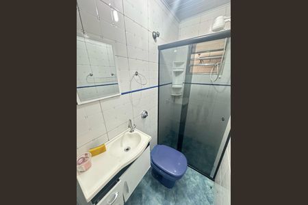 Casa à venda com 270m², 5 quartos e 2 vagas Casa à venda com 270m², 5 quartos e 2 vagasEdícula banheiro