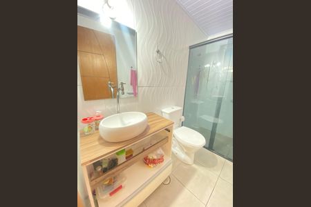 Casa à venda com 270m², 5 quartos e 2 vagas Casa à venda com 270m², 5 quartos e 2 vagasBanheiro