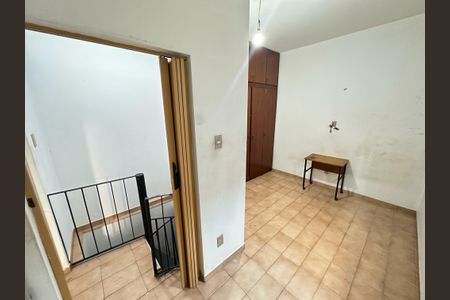 Casa à venda com 270m², 5 quartos e 2 vagas Casa à venda com 270m², 5 quartos e 2 vagasCorredor