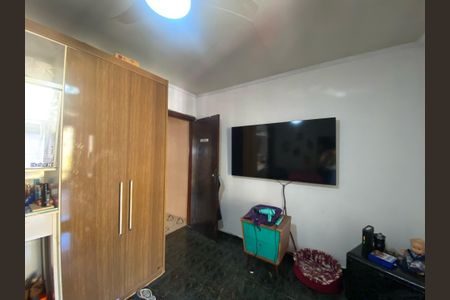 Casa à venda com 270m², 5 quartos e 2 vagas Casa à venda com 270m², 5 quartos e 2 vagasQuarto