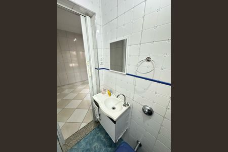 Casa à venda com 270m², 5 quartos e 2 vagas Casa à venda com 270m², 5 quartos e 2 vagasEdícula banheiro