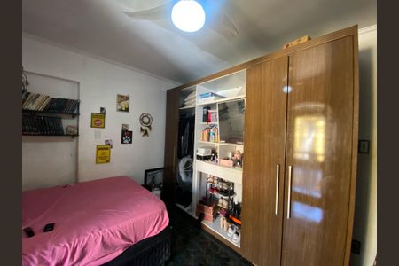 Casa à venda com 270m², 5 quartos e 2 vagas Casa à venda com 270m², 5 quartos e 2 vagasQuarto