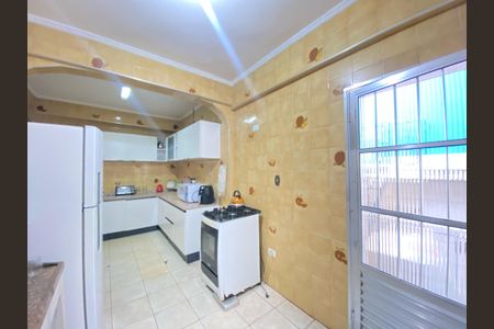 Casa à venda com 270m², 5 quartos e 2 vagas Casa à venda com 270m², 5 quartos e 2 vagasCozinha