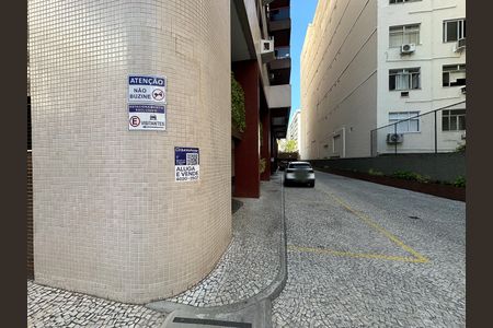 Apartamento à venda com 74m², 2 quartos e 1 vaga Apartamento à venda com 74m², 2 quartos e 1 vagaFachada - placa