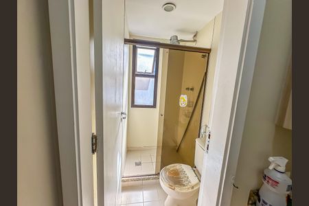 Apartamento à venda com 74m², 2 quartos e 1 vaga Apartamento à venda com 74m², 2 quartos e 1 vagaBanheiro