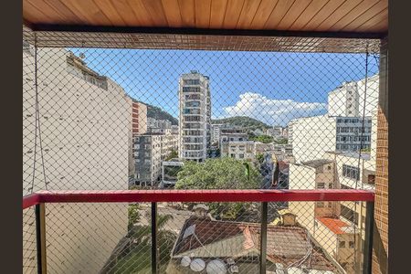 Apartamento à venda com 74m², 2 quartos e 1 vaga Apartamento à venda com 74m², 2 quartos e 1 vagaSala