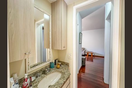Apartamento à venda com 74m², 2 quartos e 1 vaga Apartamento à venda com 74m², 2 quartos e 1 vagaBanheiro