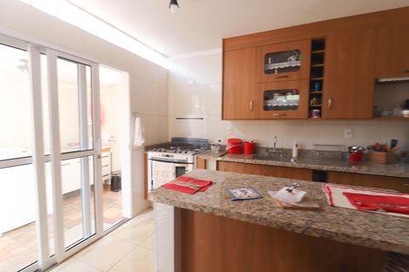 Casa à venda com 214m², 3 quartos e 3 vagas Casa à venda com 214m², 3 quartos e 3 vagasCozinha