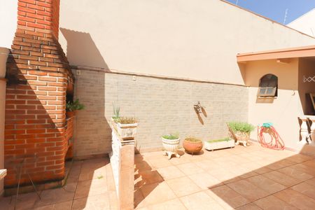 Casa à venda com 214m², 3 quartos e 3 vagas Casa à venda com 214m², 3 quartos e 3 vagasÁrea comum