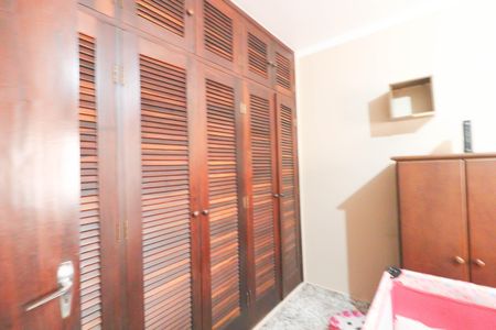 Casa à venda com 214m², 3 quartos e 3 vagas Casa à venda com 214m², 3 quartos e 3 vagasQuarto 3