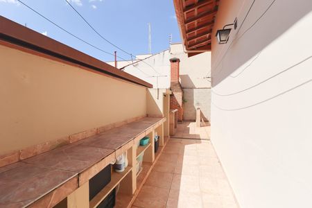 Casa à venda com 214m², 3 quartos e 3 vagas Casa à venda com 214m², 3 quartos e 3 vagasÁrea comum