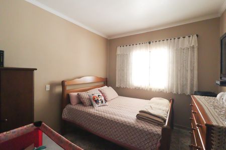 Casa à venda com 214m², 3 quartos e 3 vagas Casa à venda com 214m², 3 quartos e 3 vagasQuarto 3