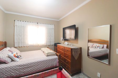 Casa à venda com 214m², 3 quartos e 3 vagas Casa à venda com 214m², 3 quartos e 3 vagasQuarto 3