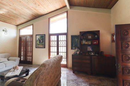 Casa à venda com 214m², 3 quartos e 3 vagas Casa à venda com 214m², 3 quartos e 3 vagasSala