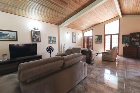 Casa à venda com 214m², 3 quartos e 3 vagas Casa à venda com 214m², 3 quartos e 3 vagasSala