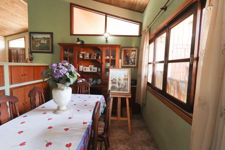 Casa à venda com 214m², 3 quartos e 3 vagas Casa à venda com 214m², 3 quartos e 3 vagasCopa