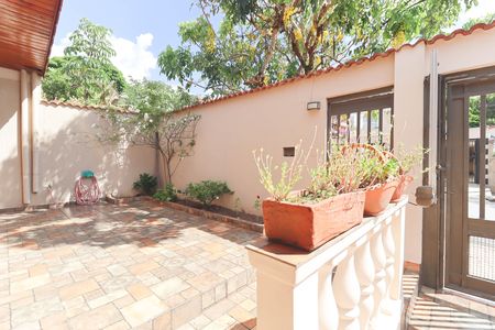 Casa à venda com 214m², 3 quartos e 3 vagas Casa à venda com 214m², 3 quartos e 3 vagasÁrea comum