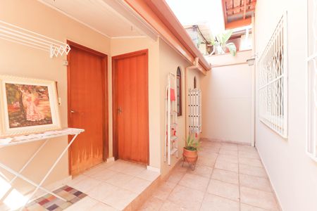 Casa à venda com 214m², 3 quartos e 3 vagas Casa à venda com 214m², 3 quartos e 3 vagasÁrea comum