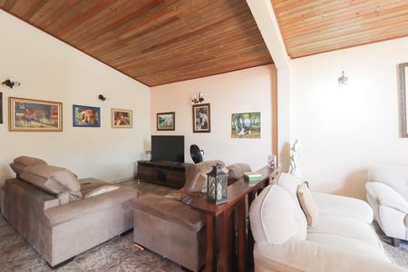 Casa à venda com 214m², 3 quartos e 3 vagas Casa à venda com 214m², 3 quartos e 3 vagasSala