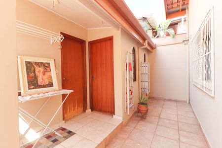 Casa à venda com 214m², 3 quartos e 3 vagas Casa à venda com 214m², 3 quartos e 3 vagasÁrea comum