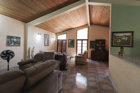 Casa à venda com 214m², 3 quartos e 3 vagas Casa à venda com 214m², 3 quartos e 3 vagasSala