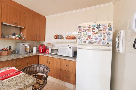 Casa à venda com 214m², 3 quartos e 3 vagas Casa à venda com 214m², 3 quartos e 3 vagasCozinha