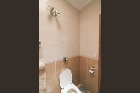 Casa à venda com 214m², 3 quartos e 3 vagas Casa à venda com 214m², 3 quartos e 3 vagasBanheiro