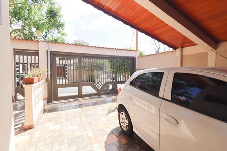 Casa à venda com 214m², 3 quartos e 3 vagas Casa à venda com 214m², 3 quartos e 3 vagasÁrea comum