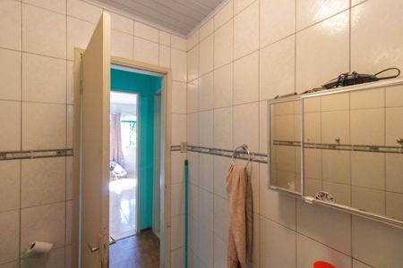 Casa à venda com 120m², 3 quartos e 2 vagas Casa à venda com 120m², 3 quartos e 2 vagasBanheiro