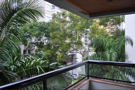 Apartamento à venda com 156m², 4 quartos e 3 vagas