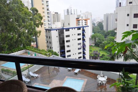 Apartamento à venda com 156m², 4 quartos e 3 vagas
