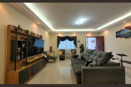 Casa à venda com 163m², 3 quartos e 3 vagas Casa à venda com 163m², 3 quartos e 3 vagasSala