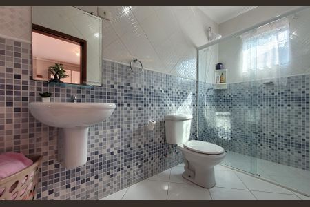 Casa à venda com 163m², 3 quartos e 3 vagas Casa à venda com 163m², 3 quartos e 3 vagasBanheiro da suíte