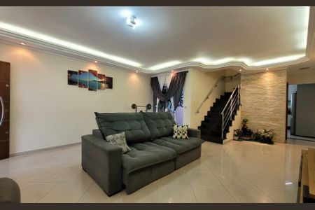 Casa à venda com 163m², 3 quartos e 3 vagas Casa à venda com 163m², 3 quartos e 3 vagasSala