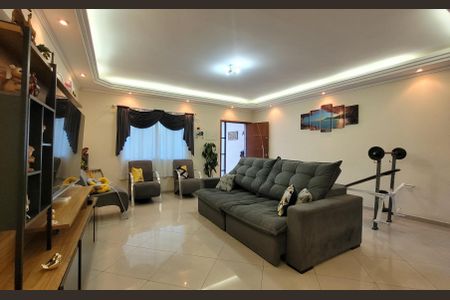 Casa à venda com 163m², 3 quartos e 3 vagas Casa à venda com 163m², 3 quartos e 3 vagasSala