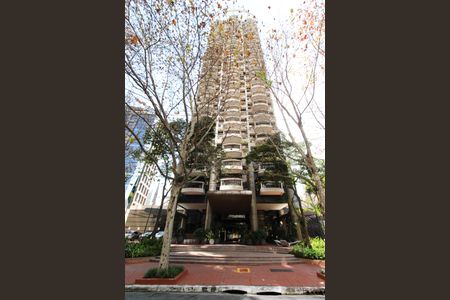 Apartamento para alugar com 35m², 1 quarto e 1 vaga Apartamento para alugar com 35m², 1 quarto e 1 vagaFachada