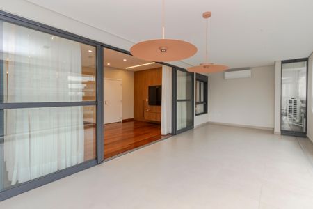 Varanda de apartamento para alugar com 3 quartos, 165m² em Chácara Santo Antônio (Zona Sul), São Paulo