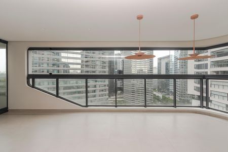 Varanda de apartamento para alugar com 3 quartos, 165m² em Chácara Santo Antônio (Zona Sul), São Paulo